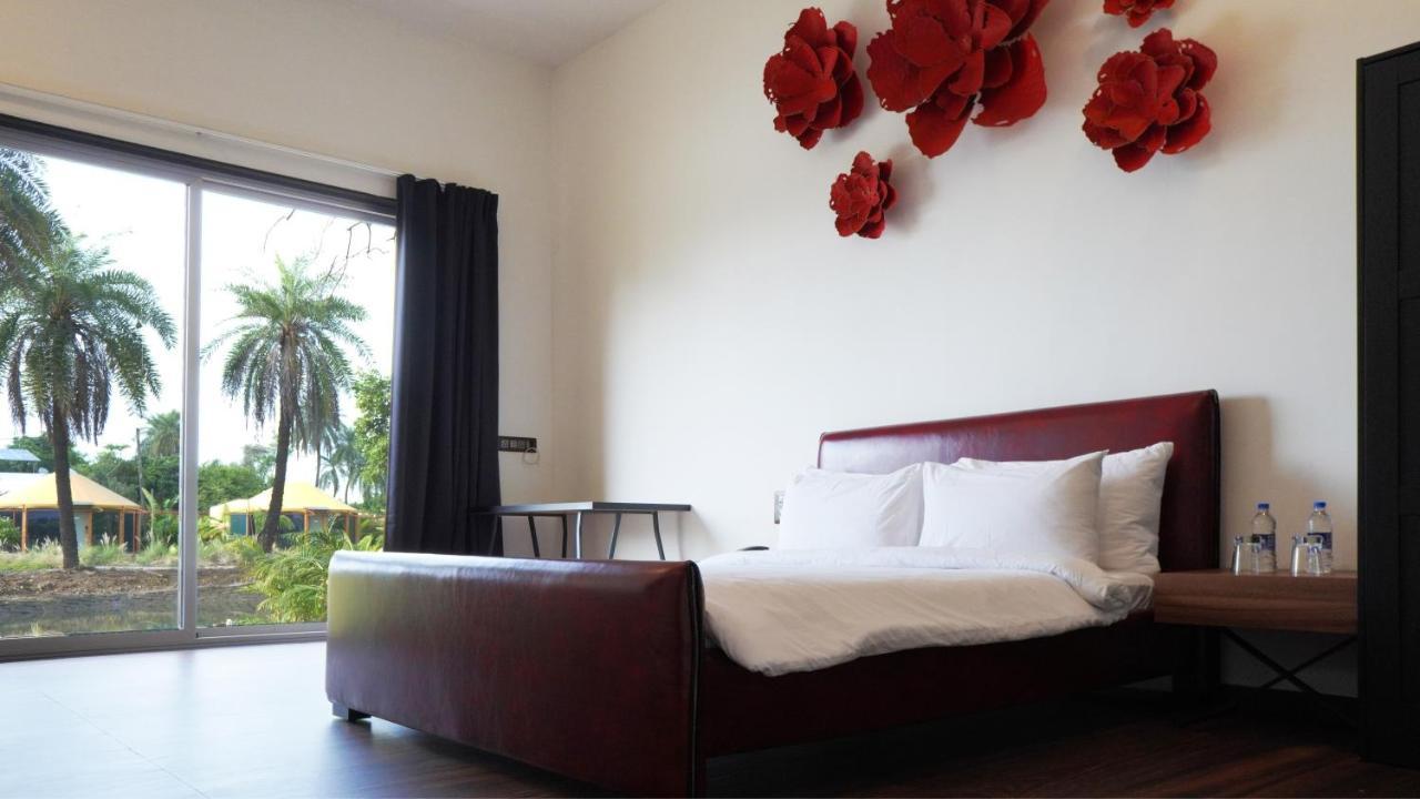 Shanti Resorts Valsad Extérieur photo